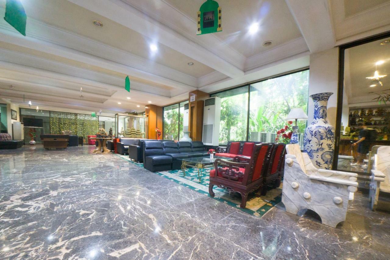 New Grand Park Hotel Surabaya Exterior photo